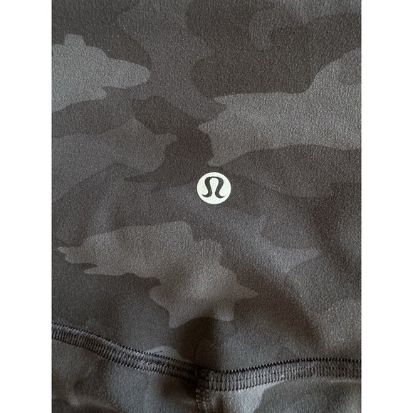 Lululemon Align Crop *21 "Heritage 365 Camo Deep Coal Multi Size 8 Black EUC - Picture 6 of 7